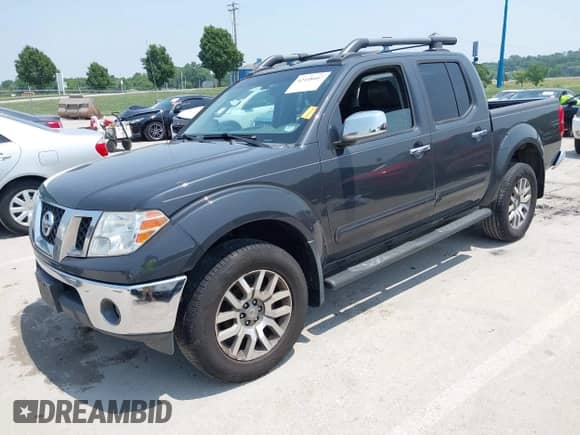 2013 Nissan Frontier SV z VIN 1N6AD0EV0DN739954, wystawiony jako IAAI lot #42448607 z przebiegiem 210 329 mil mil oraz . Historia ofert i sprzedaży dostępna na DreamBid. Obrazek 2.