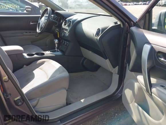 2008 Nissan Rogue SL with VIN JN8AS58V38W411823, listed as a IAAI auction lot 42928017 with 182,788 mi miles and . Bid and sale history available at DreamBid. Image 5.