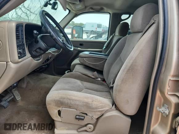2005 Chevrolet Silverado 2500HD LS with VIN 1GCHK23205F886248, listed as a Copart auction lot 64263905 with Not provided miles and Salvage title. Bid and sale history available at DreamBid. Image 7.