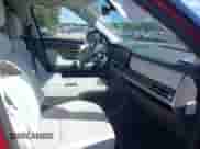 2025 Hyundai Santa Fe Calligraphy z VIN 5NMP5DG19SH021390, wystawiony jako IAAI lot #43113338 z przebiegiem 6 958 mil mil oraz . Historia ofert i sprzedaży dostępna na DreamBid. Obrazek 5.