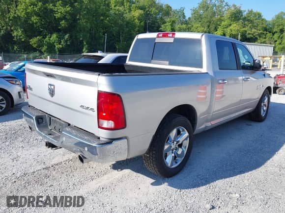 2017 Ram 1500 SLT z VIN 1C6RR7LTXHS835137, wystawiony jako IAAI lot #42663569 z przebiegiem Nie podano mil oraz . Historia ofert i sprzedaży dostępna na DreamBid. Obrazek 4.