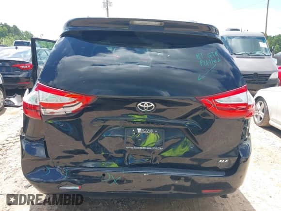 2017 Toyota Sienna XLE z VIN 5TDYZ3DC1HS819543, wystawiony jako IAAI lot #42981122 z przebiegiem 101 449 mil mil oraz . Historia ofert i sprzedaży dostępna na DreamBid. Obrazek 6.