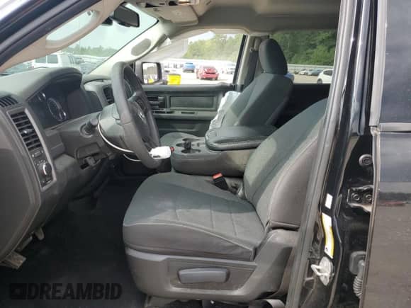 2022 Ram 1500 Tradesman z VIN 3C6RR6KT3NG172900, wystawiony jako Copart lot #65467205 z przebiegiem 121 621 mil mil oraz Szkoda całkowita • Salvage title. Historia ofert i sprzedaży dostępna na DreamBid. Obrazek 7.