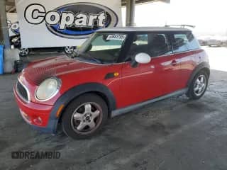 2007 MINI Hardtop with VIN WMWMF33587TT50877, listed as a Copart auction lot 63683795 with 105,078 mi miles and Clean title. Bid and sale history available at DreamBid. Image 1.
