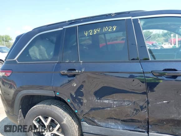 2024 Jeep Grand Cherokee Limited with VIN 1C4RJHBG2RC150698, listed as a IAAI auction lot 42841028 with 17,540 mi miles and . Bid and sale history available at DreamBid. Image 6.