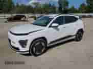 2025 Hyundai Kona SEL с VIN KM8HC3A6XSU031231, выставлен на аукционе Copart как лот 71281185 с пробегом 936 миль миль и Списание • Salvage title. История ставок и продаж доступна на DreamBid. Изображение 1.