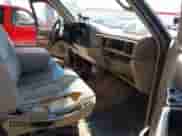 1996 Dodge 1500 z VIN 3B7HF13Z0TG136405, wystawiony jako IAAI lot #42284271 z przebiegiem 226 998 mil mil oraz . Historia ofert i sprzedaży dostępna na DreamBid. Obrazek 5.