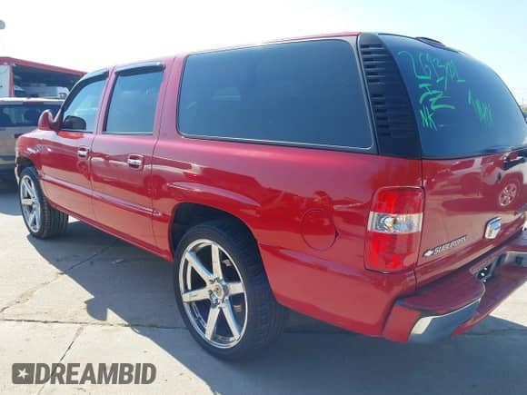2002 Chevrolet Suburban LT с VIN 3GNEC16Z32G261301, выставлен на аукционе IAAI как лот 43369962 с пробегом 306 891 миль миль и . История ставок и продаж доступна на DreamBid. Изображение 3.