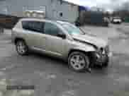 2010 Jeep Compass Latitude с VIN 1J4NF1FB5AD623461, выставлен на аукционе Copart как лот 49132315 с пробегом 113 496 миль миль и Списание • Salvage title. История ставок и продаж доступна на DreamBid. Изображение 4.
