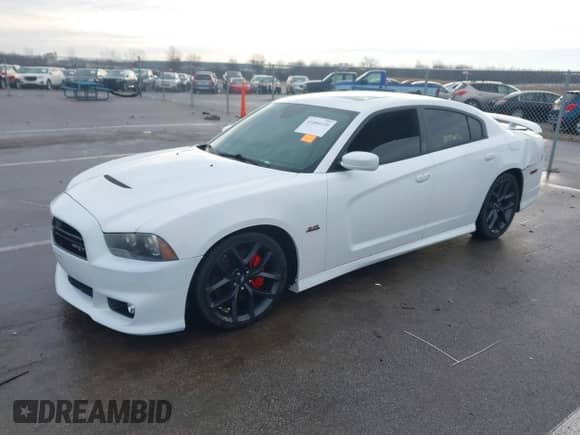 2013 Dodge Charger SRT-8 z VIN 2C3CDXEJXDH675646, wystawiony jako IAAI lot #41464139 z przebiegiem 105 583 mil mil oraz . Historia ofert i sprzedaży dostępna na DreamBid. Obrazek 17.
