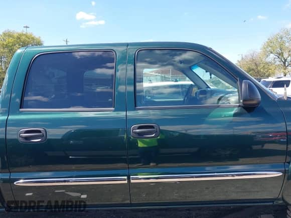 2005 GMC Sierra 1500 SLE with VIN 2GTEK13T551120500, listed as a IAAI auction lot 43308905 with 191,177 mi miles and . Bid and sale history available at DreamBid. Image 14.
