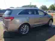 2017 Kia Sorento SXL z VIN 5XYPK4A54HG201173, wystawiony jako Copart lot #54933845 z przebiegiem 86 717 mil mil oraz Szkoda całkowita • Salvage title. Historia ofert i sprzedaży dostępna na DreamBid. Obrazek 3.