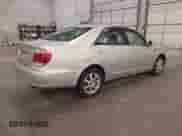 2005 Toyota Camry LE with VIN 4T1BE30KX5U015503, listed as a IAAI auction lot 43089512 with 204,687 mi miles and . Bid and sale history available at DreamBid. Image 4.