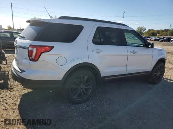 2018 Ford Explorer XLT с VIN 1FM5K8D84JGB54276, выставлен на аукционе Copart как лот 85558335 с пробегом 84 964 миль миль и Чистый • Clean title. История ставок и продаж доступна на DreamBid. Изображение 3.