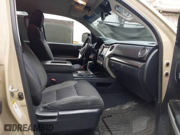 2017 Toyota Tundra SR5 with VIN 5TFRY5F18HX222592, listed as a IAAI auction lot 42213820 with 204,876 mi miles and . Bid and sale history available at DreamBid. Image 5.