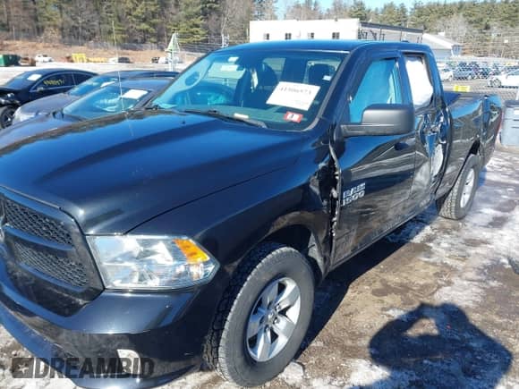 2018 Ram 1500 Tradesman с VIN 1C6RR7FG3JS222877, выставлен на аукционе IAAI как лот 41506573 с пробегом 133 167 миль миль и . История ставок и продаж доступна на DreamBid. Изображение 17.