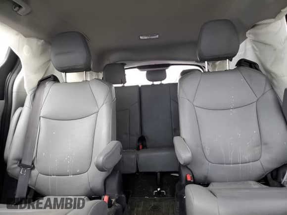 2023 Toyota Sienna XLE z VIN 5TDJSKFC0PS090074, wystawiony jako Copart lot #55401365 z przebiegiem Nie podano mil oraz Szkoda całkowita • Salvage title. Historia ofert i sprzedaży dostępna na DreamBid. Obrazek 10.