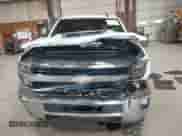 2017 Chevrolet Silverado 2500HD LTZ z VIN 1GC1KWEY8HF226862, wystawiony jako IAAI lot #42167810 z przebiegiem 131 837 mil mil oraz . Historia ofert i sprzedaży dostępna na DreamBid. Obrazek 12.