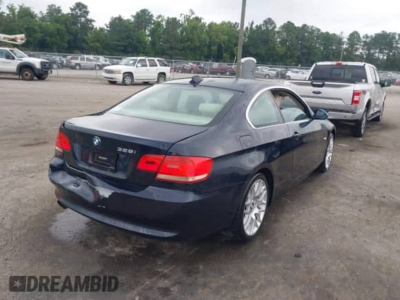 2007 BMW 3 Series 328i с VIN WBAWB33587PU88190, выставлен на аукционе IAAI как лот 42687586 с пробегом 158 481 миль миль и . История ставок и продаж доступна на DreamBid. Изображение 4.