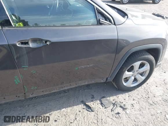 2020 Jeep Compass Latitude with VIN 3C4NJCBB9LT130367, listed as a IAAI auction lot 41268917 with 44,892 mi miles and . Bid and sale history available at DreamBid. Image 6.