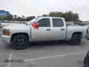 2011 Chevrolet Silverado 1500 LS z VIN 3GCPKREA4BG390355, wystawiony jako IAAI lot #42206957 z przebiegiem 153 766 mil mil oraz . Historia ofert i sprzedaży dostępna na DreamBid. Obrazek 14.