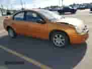 2005 Dodge Neon SXT z VIN 1B3ES56C75D115808, wystawiony jako Copart lot #82426035 z przebiegiem 108 443 mil mil oraz Szkoda całkowita • Salvage title. Historia ofert i sprzedaży dostępna na DreamBid. Obrazek 4.