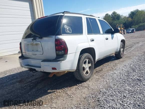 2005 Chevrolet TrailBlazer LT с VIN 1GNDS13S652379510, выставлен на аукционе IAAI как лот 43514810 с пробегом 258 670 миль миль и . История ставок и продаж доступна на DreamBid. Изображение 4.