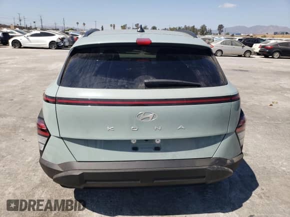 2024 Hyundai Kona SEL с VIN KM8HB3ABXRU064871, выставлен на аукционе Copart как лот 72033154 с пробегом 11 769 миль миль и Списание • Salvage title. История ставок и продаж доступна на DreamBid. Изображение 6.