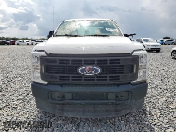 2023 Ford F-250 XL z VIN 1FT7X2BA4PEC40595, wystawiony jako Copart lot #64612205 z przebiegiem 79 599 mil mil oraz Szkoda całkowita • Salvage title. Historia ofert i sprzedaży dostępna na DreamBid. Obrazek 5.