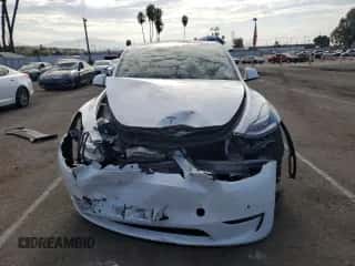 2021 Tesla Model Y Long Range with VIN 5YJYGDEE2MF193902, listed as a Copart auction lot 62967184 with 38,169 mi miles and Salvage title. Bid and sale history available at DreamBid. Image 5.