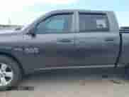 2014 Ram 1500 Express z VIN 1C6RR6KTXES272212, wystawiony jako IAAI lot #42452271 z przebiegiem 140 854 mil mil oraz . Historia ofert i sprzedaży dostępna na DreamBid. Obrazek 14.