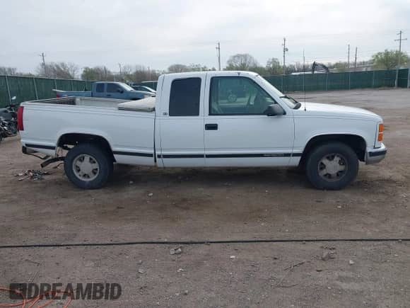 1997 GMC Sierra 1500 с VIN 2GTEC19R2V1542040, выставлен на аукционе IAAI как лот 41913949 с пробегом 237 574 миль миль и . История ставок и продаж доступна на DreamBid. Изображение 14.