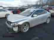 2015 Volvo S60 с VIN YV126MFA6F1311511, выставлен на аукционе IAAI как лот 41696723 с пробегом 136 780 миль миль и . История ставок и продаж доступна на DreamBid. Изображение 17.