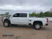 2023 Chevrolet Silverado 2500HD LT z VIN 1GC1YNEY1PF222675, wystawiony jako IAAI lot #40752443 z przebiegiem 34 269 mil mil oraz . Historia ofert i sprzedaży dostępna na DreamBid. Obrazek 14.