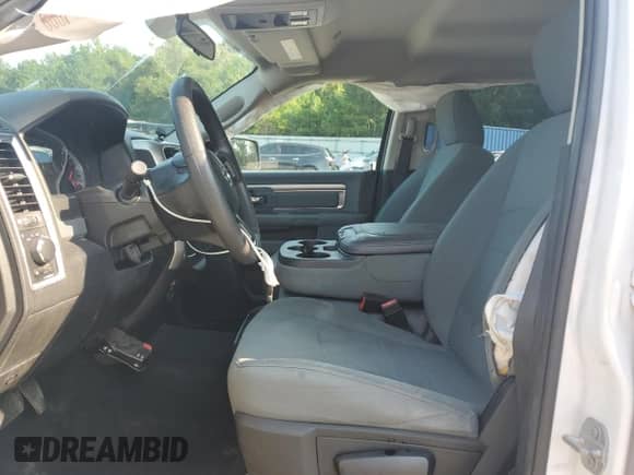 2019 Ram 1500 SLT z VIN 1C6RR6TT1KS603222, wystawiony jako Copart lot #68488505 z przebiegiem 143 439 mil mil oraz Nie do naprawy • Non repairable. Historia ofert i sprzedaży dostępna na DreamBid. Obrazek 7.