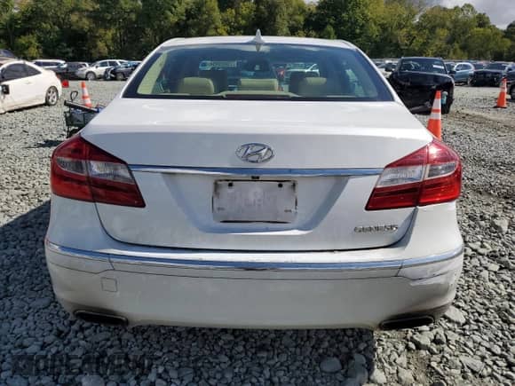 2014 Hyundai Genesis 3.8L z VIN KMHGC4DD4EU265431, wystawiony jako Copart lot #73805934 z przebiegiem 209 667 mil mil oraz Szkoda całkowita • Salvage title. Historia ofert i sprzedaży dostępna na DreamBid. Obrazek 6.