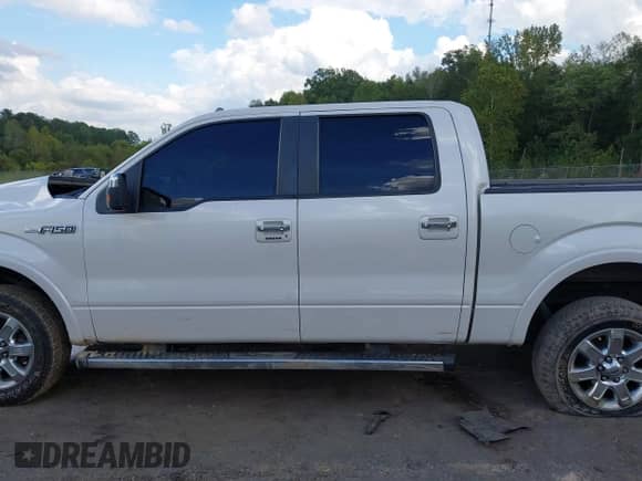 2013 Ford F-150 XL z VIN 1FTFW1CF1DFC39316, wystawiony jako IAAI lot #43378894 z przebiegiem 326 809 mil mil oraz . Historia ofert i sprzedaży dostępna na DreamBid. Obrazek 14.