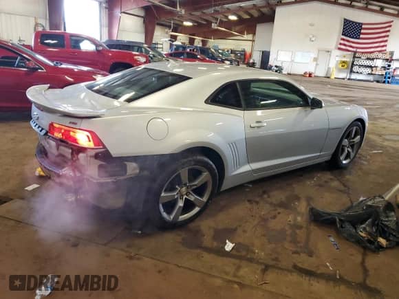 2014 Chevrolet Camaro LT z VIN 2G1FB1E32E9176910, wystawiony jako Copart lot #82110515 z przebiegiem 145 690 mil mil oraz Czysty tytuł • Clean title. Historia ofert i sprzedaży dostępna na DreamBid. Obrazek 3.