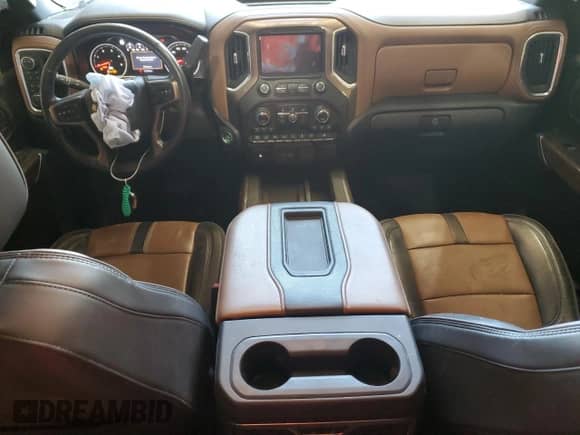 2020 Chevrolet Silverado 3500HD High Country с VIN 1GC4YVEY7LF183582, выставлен на аукционе Copart как лот 57320385 с пробегом 52 808 миль миль и Списание • Salvage title. История ставок и продаж доступна на DreamBid. Изображение 8.