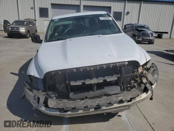 2019 Ram 1500 SLT z VIN 1C6RR6TT9KS572141, wystawiony jako Copart lot #81098685 z przebiegiem 128 990 mil mil oraz Szkoda całkowita • Salvage title. Historia ofert i sprzedaży dostępna na DreamBid. Obrazek 5.