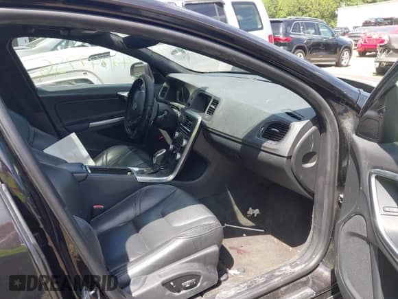 2015 Volvo S60 T6 Drive-E with VIN YV149MFK5F1353399, listed as a IAAI auction lot 42747756 with 163,052 mi miles and . Bid and sale history available at DreamBid. Image 5.