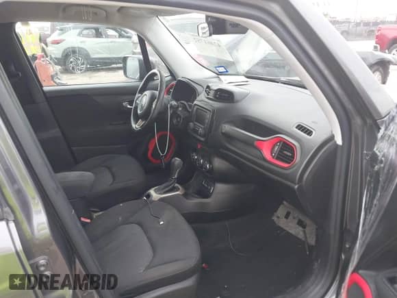 2017 Jeep Renegade Latitude с VIN ZACCJABB2HPG41882, выставлен на аукционе IAAI как лот 42461752 с пробегом 68 426 миль миль и . История ставок и продаж доступна на DreamBid. Изображение 5.