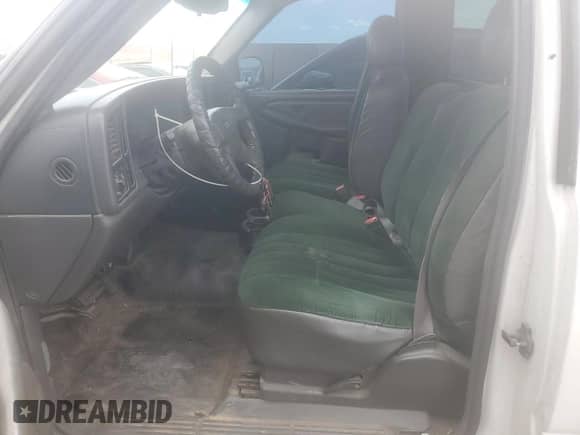 2004 GMC Sierra 1500 Work Truck with VIN 1GTEC14X04Z107979, listed as a Copart auction lot 64629785 with 270,696 mi miles and Salvage title. Bid and sale history available at DreamBid. Image 7.
