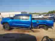 2018 Toyota Tacoma SR5 z VIN 3TMBZ5DN7JM013733, wystawiony jako IAAI lot #43169892 z przebiegiem 175 949 mil mil oraz . Historia ofert i sprzedaży dostępna na DreamBid. Obrazek 14.