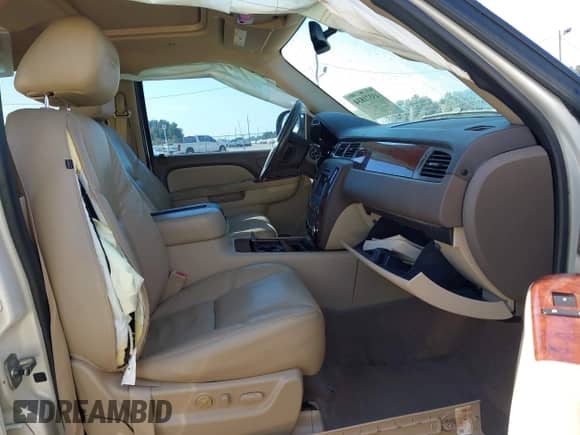 2010 Chevrolet Suburban LTZ с VIN 1GNUCKE07AR286799, выставлен на аукционе IAAI как лот 43371834 с пробегом 161 202 миль миль и . История ставок и продаж доступна на DreamBid. Изображение 5.