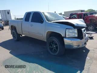 2011 Chevrolet Silverado 1500 LTZ z VIN 1GCRKTE38BZ387997, wystawiony jako IAAI lot #42240180 z przebiegiem 185 160 mil mil oraz . Historia ofert i sprzedaży dostępna na DreamBid. Obrazek 1.