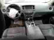 2015 Nissan Pathfinder S с VIN 5N1AR2MN0FC666421, выставлен на аукционе Copart как лот 49424155 с пробегом 156 302 миль миль и Списание • Salvage title. История ставок и продаж доступна на DreamBid. Изображение 8.