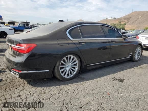 2016 BMW 7 Series 740i with VIN WBA7E2C58GG714590, listed as a Copart auction lot 65258235 with 118,840 mi miles and Clean title. Bid and sale history available at DreamBid. Image 3.