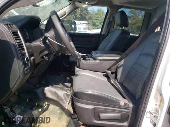 2023 Ram 1500 Tradesman z VIN 1C6RR7FTXPS542235, wystawiony jako Copart lot #70631545 z przebiegiem 66 573 mil mil oraz Szkoda całkowita • Salvage title. Historia ofert i sprzedaży dostępna na DreamBid. Obrazek 7.