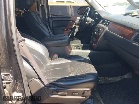 2011 Chevrolet Tahoe LS с VIN 1GNSCAE0XBR385166, выставлен на аукционе IAAI как лот 43385326 с пробегом 222 859 миль миль и . История ставок и продаж доступна на DreamBid. Изображение 5.